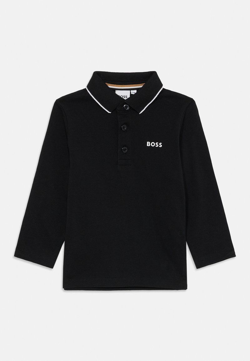 Μαύρη μακρυμάνικη πόλο μπλούζα από βαμβάκι, με γιακά, τριπλή κουμπότρυπα και λευκό κεντημένο λογότυπο στο αριστερό στήθος.