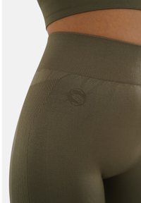 Stark Soul SEAMLESS  - Leggings - olive
