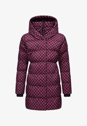 Mustaga ja magenta houndstooth mustriga polsterdatud jakk, millel on kõrge krae ja lukuga eesmine osa; sisaldab soonikuga mansette ja voolujoonelist siluetti.