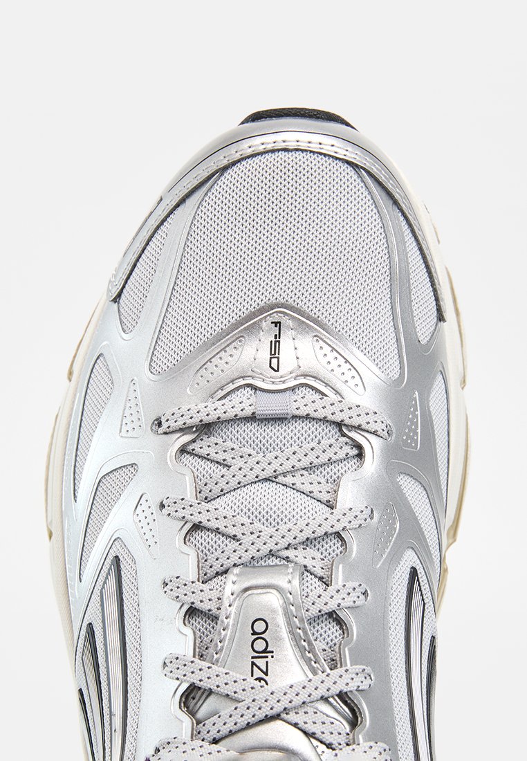 ADIZERO F50
