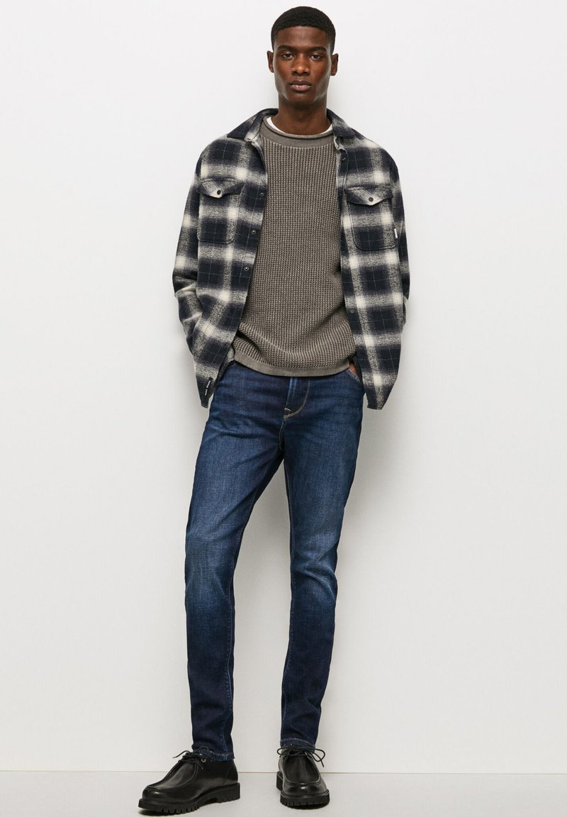 Pepe Jeans Slim fit jeans donkerblauw denim Pepe Jeans Slim fit jeans donkerblauw denim