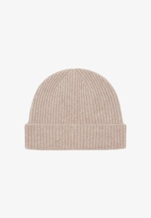 Berretto lavorato a maglia in un beige chiaro, con texture a coste e bordo piegato. Realizzato in un morbido misto lana, progettato per calore e comfort.