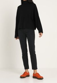 Noisy May Stickad tröja - black