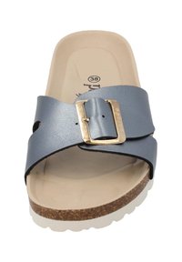 Blaue Leder-Sandale mit breitem Riemen, goldfarbigem Schnallendetail und strukturiertem Korksohle. Innen ist sie beige und hat eine abgerundete Form. Größe 38.