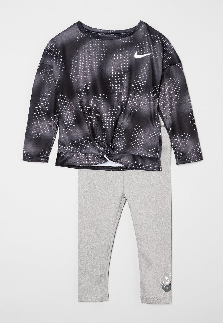 Nike Sportswear Sport T-shirt lichtgrijs Nike Sportswear Sport T-shirt lichtgrijs