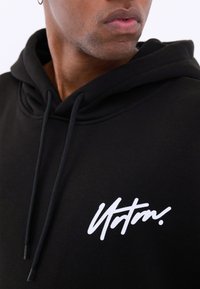YOURTURN UNISEX - Športni pulover - black