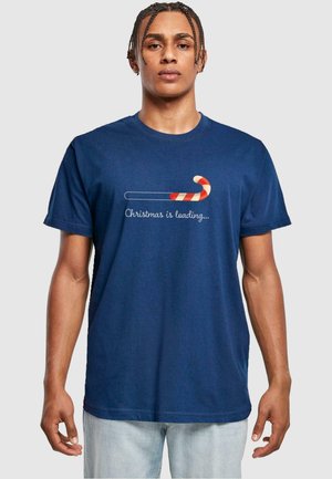 Merchcode CHRISTMAS LOADING ROUND NECK - T-shirt imprimé - light navy