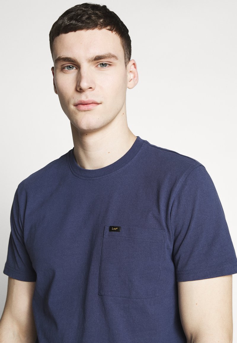 Camiseta de Manga Corta Para Hombre Lee Pocket Tee
