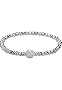 Bracciale con perle argentate e un centro rotondo con testo inciso. Perle lisce e lucide di dimensioni uniformi creano un design continuo.
