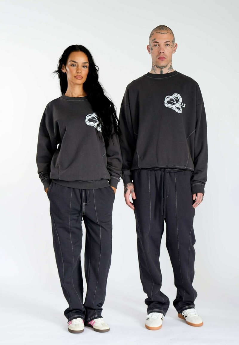 Multiply Apparel SERPENT Sudadera black soda washed/antracita