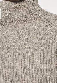 DRYKORN Strickpullover - brown