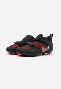 Nike Performance NIKE SUPERREP CYCLE - Sapatos de ciclismo - black/metallic silver/hyper crimson