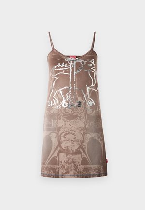 Brun sans ärm kjole med et grafisk design som viser en bjørn. Mykt stoff med en glatt tekstur, som viser lagdelte mønstre og et merke.