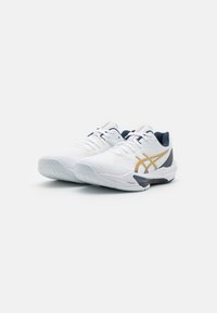 ASICS SKY ELITE - Volejbalové boty - white/pure gold