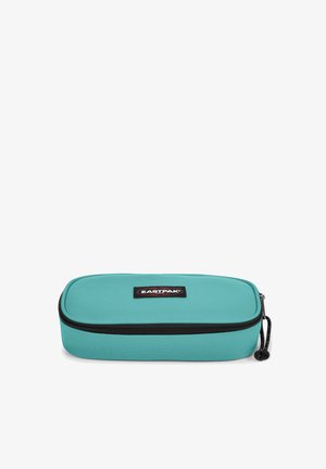 Tyrkysový пенál v obdélníkovém tvaru, vyrobený z odolné látky, s černým zipem a nášivkou loga Eastpak na přední straně.