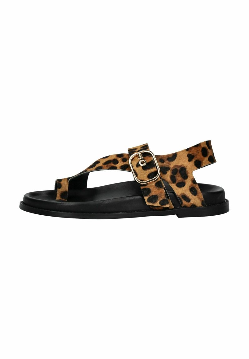 Sandali piatti con stampa leopardata, suola in gomma nera, cinturino regolabile con fibbia dorata, design aperto e tessuto testurizzato.