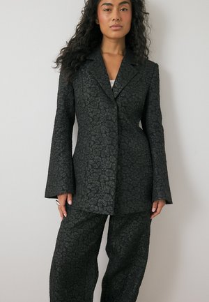 NA-KD STRUCTURED - Manteau court - black