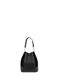 Sac seau noir en cuir et en daim. Il dispose d'une fermeture à cordon, de quincaillerie dorée et d'une seule sangle réglable.
