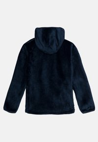 Veste en polaire bleu marine avec capuche ; texture douce et coupe décontractée ; manches longues et ourlet droit sans fermetures visibles.