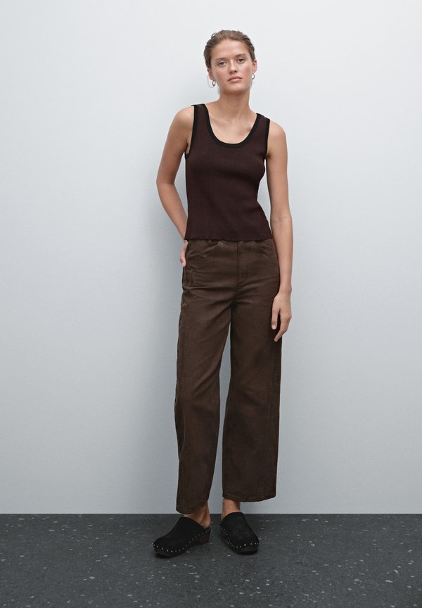 WITH CONTRAST TRIMS - Top3