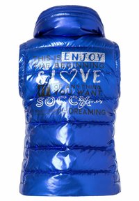 Glänzende blaue Steppweste mit Reißverschlusskragen, verziert mit schwarzem Drucktext und metallischen Akzenten. Boxy-Silhouette mit gestepptem Textil.