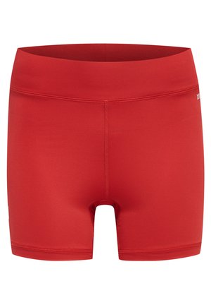 Rote Sportshorts aus dehnbarem Material, mit glatter Textur, figurbetontem Schnitt, breitem Bund und knielanger Länge.