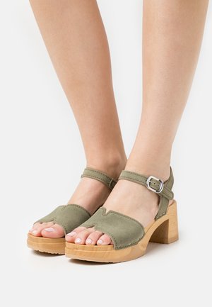 HANNY - Zuecos - khaki