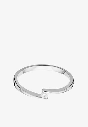 Silberring mit offenem Design und einem kleinen, runden Diamantenakzent an der Öffnung; glatte, polierte Oberfläche mit einem schlanken Erscheinungsbild.