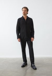 Zign LEATHER - Alkalmi belebújós cipők - black