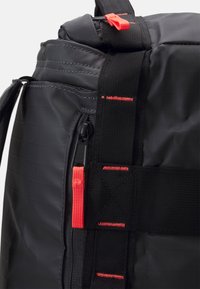 The North Face 32L UNISEX szary