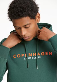 Lindbergh COPENHAGEN - Jersey con capucha - tanne