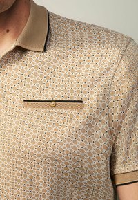 Next GEO PRINT - Poloshirts - neutral brown geo
