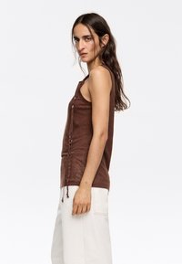 Bimba Y Lola Topp - marron oscuro
