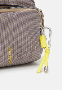 SURI FREY MARRY - Borsa a tracolla - sand
