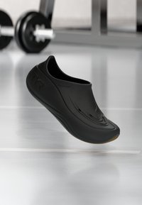 Unselected, black