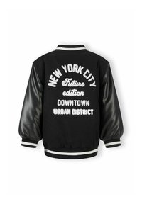Mustalane bomber jacket, millel villane keha ja nahast varrukad, millel on valge broderi tekst: "New York City Future edition Downtown Urban District."