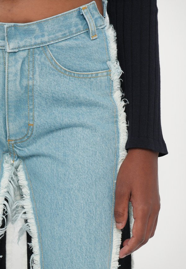 VINTAGE EFFECT WITH CONTRAST SIDE PANELS - Flared Jeans2