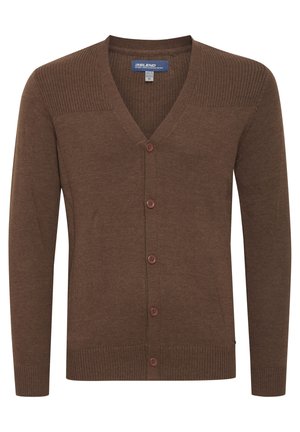 Hnedý kardigán vyrobený z jemného materiálu, s V-krkom, rebrovaným dizajnom na pleciach a piatimi gombíkmi na prednej strane.