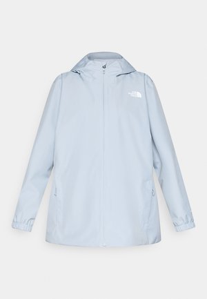 Gaiši zila lietus jaka no gluda, ūdensnecaurlaidīga materiāla. Aprīkota ar priekšējo rāvējslēdzēju, elastīgiem manšetēm un sānu kabatām. Logo uz krūtīm.