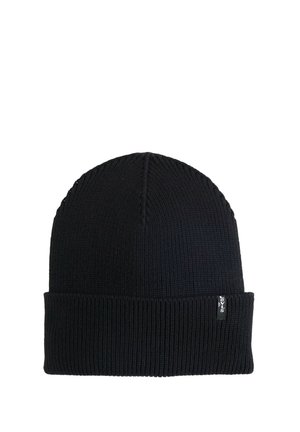 Gorro tipo beanie de punto negro con puño doblado y pequeña etiqueta blanca con el logo de Levi's en el lateral, sobre un fondo blanco liso.