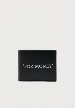 Fekete bőr pénztárca fehér "FOR MONEY" felirattal középen az elején, egyszerű fehér háttér előtt.