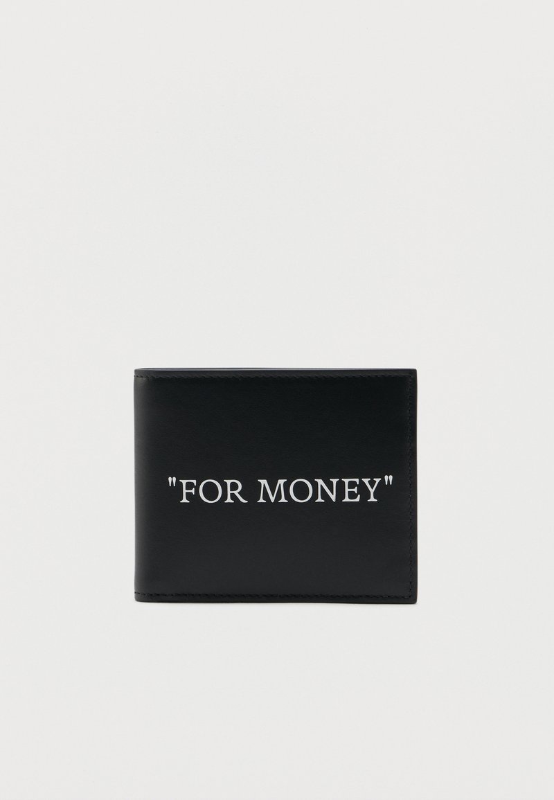 Portefeuille en cuir noir avec texte blanc « POUR L'ARGENT » centré sur le devant, sur un fond blanc uni.