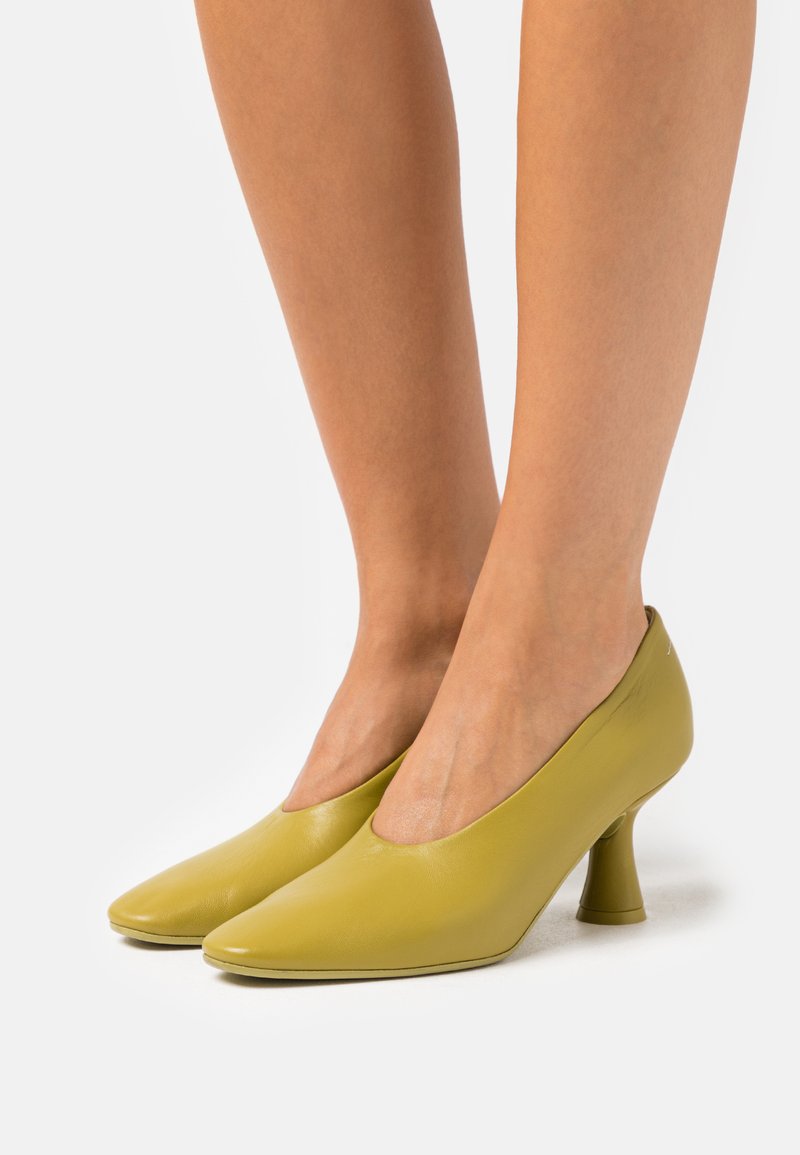 MM6 Maison Margiela COURT SHOE Pumps olive green/grün Zalando.ch