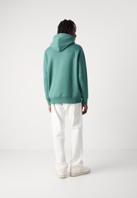 GANT REG SHIELD - Felpa con cappuccio - green