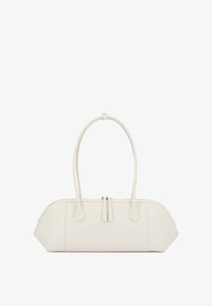 Geantă de mână din piele albă cu două mânere și închidere cu fermoar în partea de sus, având o formă dreptunghiulară alungită și elegantă.
