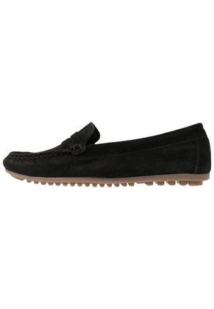 Schwarze Wildleder-Loafer mit moccasinartiger Nahtdetail, flexiblem Gummisohle und einem dekorativen Lederriemen über dem Vorderfuß.