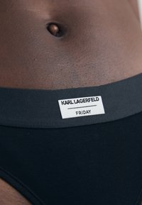 KARL LAGERFELD DAYS OF THE WEEK (PACK OF 7) - String - multi-coloured