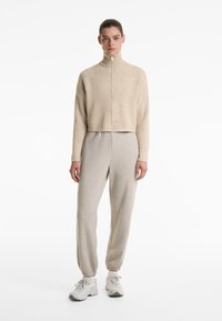 OYSHO CROPPED  HIGH COLLAR  - Kofta - stone