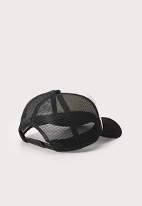 Icecream POLKA DOT RUNNING DOG TRUCKER  - Kepuraitė - white