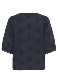 Blusa blu navy realizzata in tessuto ricamato, con maniche a sbuffo a ¾, motivi floreali e delicata passamaneria in pizzo lungo i polsini.